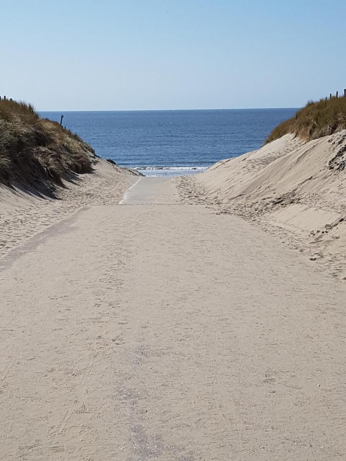 Romantisch Huisje Nabij Het Strand Met Uitzicht Op De Tulpenvelden Юлианадорп Экстерьер фото